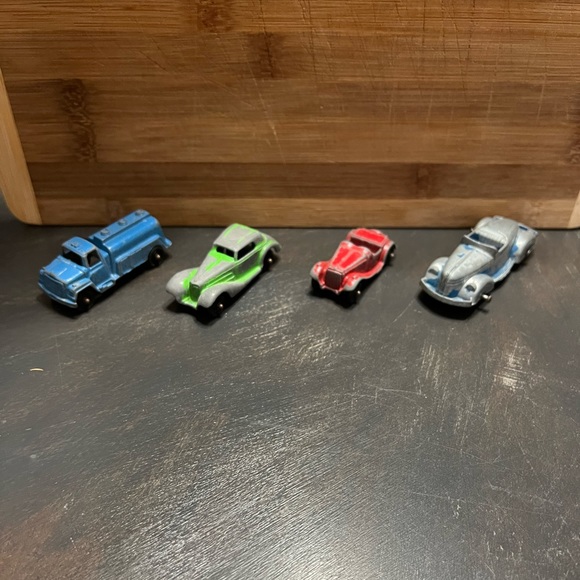 Lot of 1940s Tootsie Toys Die Cast 2"-3" - Picture 2 of 11